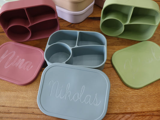 Personalisierte Bento-Brotdose aus BPA-freiem Silikon – 4 Fächer, auslaufsicher & nachhaltig. Perfekt für Kinder, Schule, Kindergarten & Büro